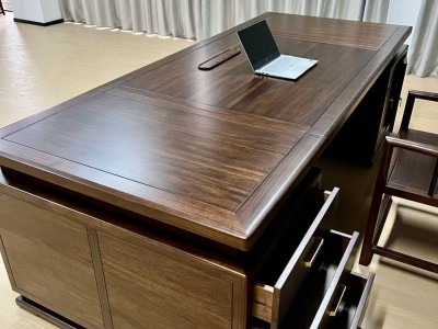旭日东升办公台 尺寸：260*108*80cm 材质：进口格木图2