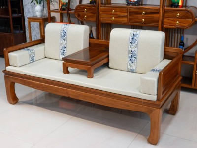 胡桃木茶桌搭配罗汉床，去客厅化图2