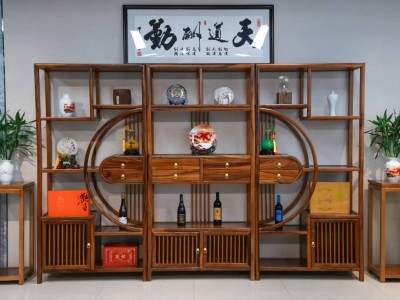 胡桃木茶桌搭配罗汉床，去客厅化图3