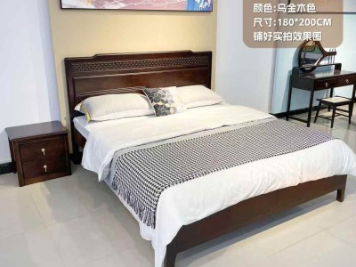 新中式 新古典 实木床  尺寸有：1.5米，1.8米，  多种配置可选。图6