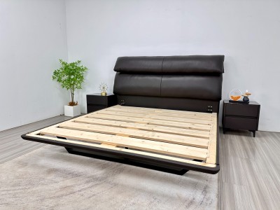 意式简约实木悬浮系列 【型号】NP07# 【颜色】摩卡棕 【面料】半青皮 【配置】悬浮全实木内架 【外框】215x180x116 ✅ 真·悬浮设计:意式简约风,视觉超轻盈 ✅ 半青牛皮床头图3