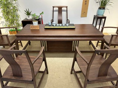 宋式美学系列新品上市[庆祝][庆祝] 品名：鹤膝茶桌（干泡/湿泡） ​规格：1.8米/2.0米/2.2米 ​材质：乌金木 ​颜色：北美黑胡桃色图3