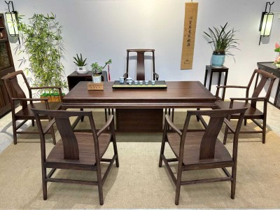宋式美学系列新品上市[庆祝][庆祝] 品名：鹤膝茶桌（干泡/湿泡） ​规格：1.8米/2.0米/2.2米 ​材质：乌金木 ​颜色：北美黑胡桃色图2