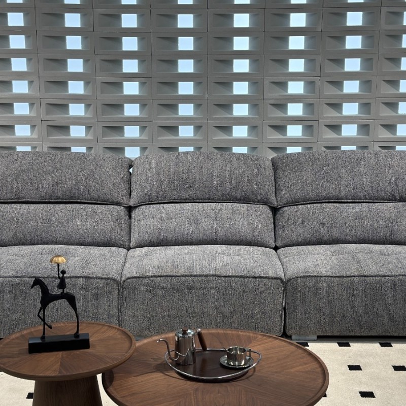 型号：Q7739# 岩石灰 尺寸：直排3.4米 特点：棉麻布面料，可拆洗沙发，实木宽板框架，海绵坐包，弹簧底架，高密度海绵，坐感舒适！