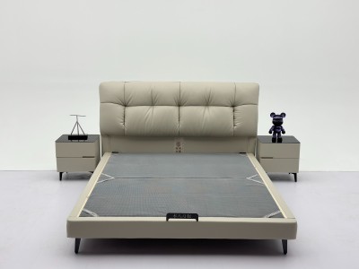 新款608#【进口头层牛皮】 【型号】608# （新款） 【颜色】珍珠白 【面料】进口头层牛皮 【尺寸】2200*1900*1130 【配置】8公分SF级松木床边                   图2