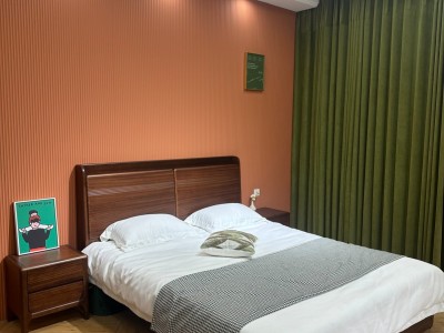 A813#带储物全实木硬靠床图7
