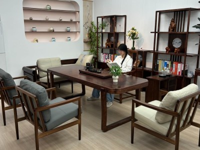 梅花干泡茶桌 材质：巴西胡桃木 颜色：胡桃色 尺寸：1.6/1.8/2.0/2.2/2.4米图2