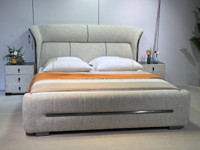 【型号】8828# 【颜色】米白 【面料】雪花绒 【配置】满铺床板，可配松木 【外框】宽210高1.22长2.35 【特点】床头带五金，超柔高密度海绵、两抽屉环保升级床、大岩板更显高端大气、完美舒适设图7