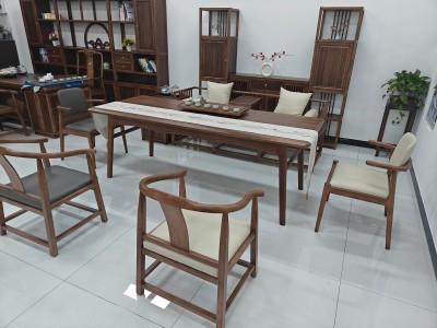 清雅+罗汉床组合 【规格】200/220/240*90*73CM 【材质】橡木乌金木工艺，下架非洲材 【颜色】北美胡图7