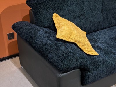 最高品质爆款新品上新  型号：C6802# 墨蓝色 尺寸：直排2.9米 特点：生态皮+棉麻面料，实木宽板框架，海绵坐包，弹簧底架，高密度海绵，坐感舒适！图4