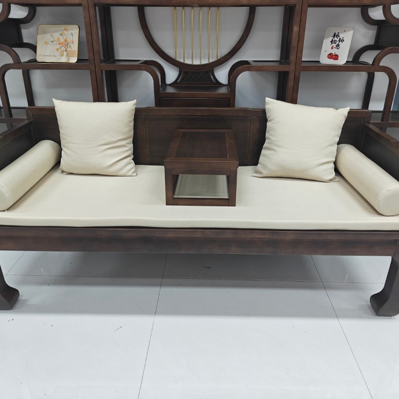 虎脚罗汉床 【规格】178/198*68*78CM 【材质】橡木乌金木工艺 【颜色】北美胡/黑胡桃