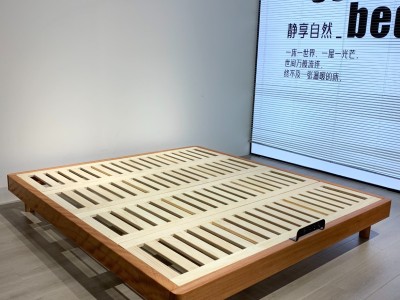 T016# 胡桃木边+楼梯床板 材质：胡桃木边（奥古曼）配楼梯床板，胡桃木脚 颜色：原木色 规格：1.2/1.35/1.5/1.8×2/1.9米图4